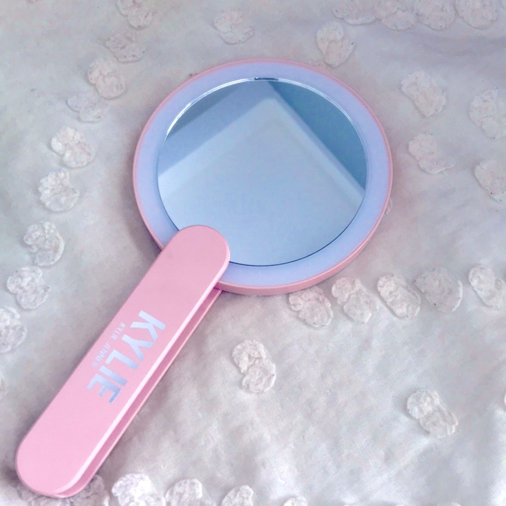 KYLIE JENNER LED HAND MIRROR - Picture 4 of 6